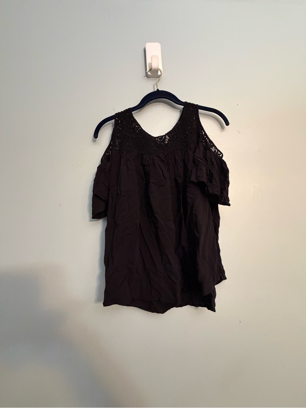 STYLUS Black Cold-Shoulder Lace Yoke Tank Top Flowy Sz S Like New